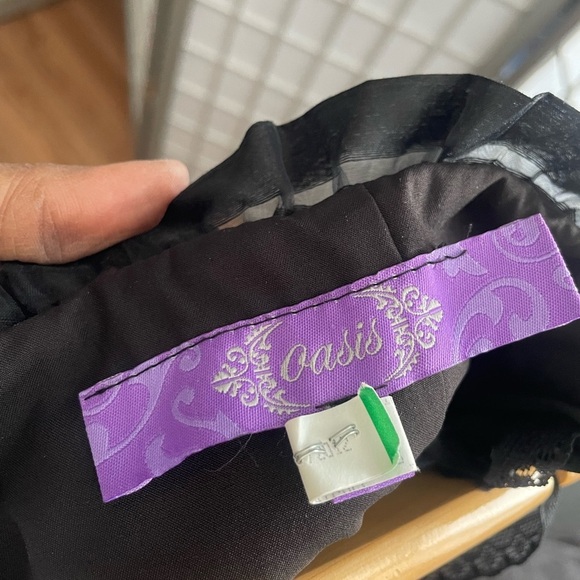 Strapless Sweetheart Black Striped Formal Dress - size 6 - Picture 7 of 8